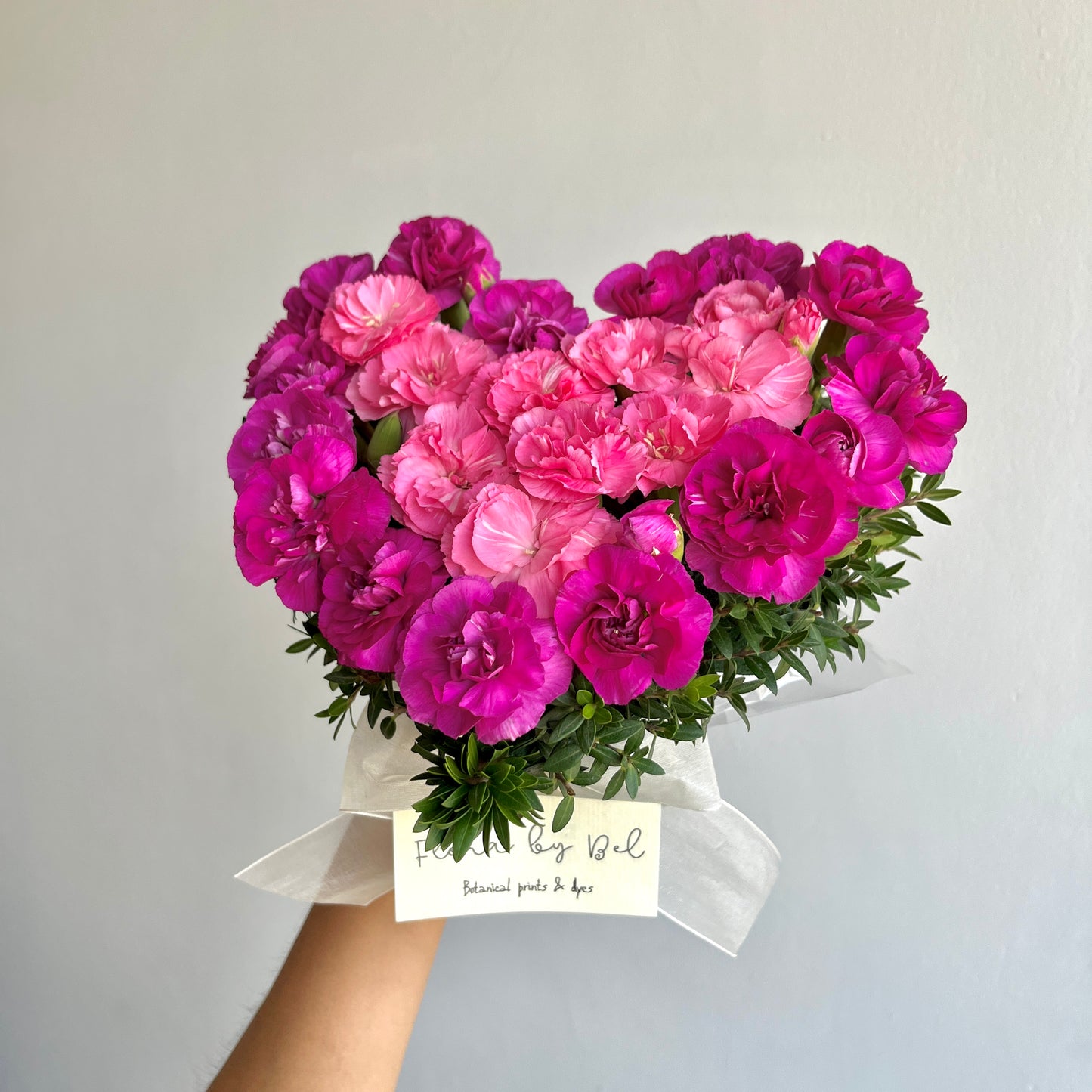 Corazón de Claveles: Amor en Cada Pétalo 💜💖